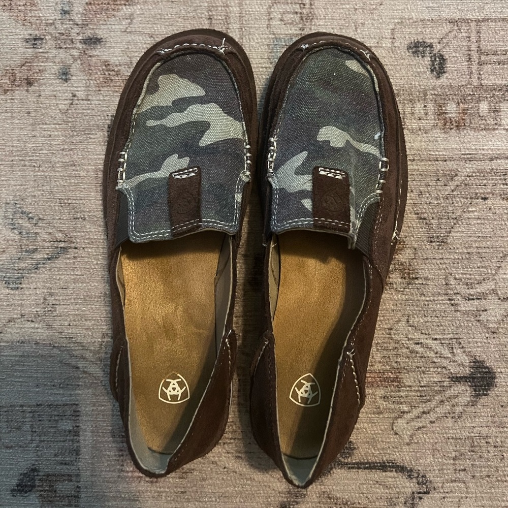 Ariat cruisers. Size 8.5